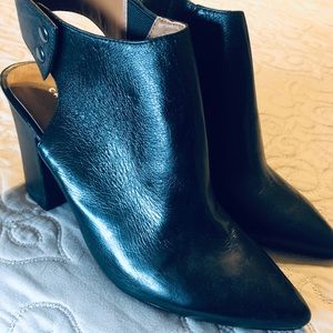 Chinese Laundry boot (leather)